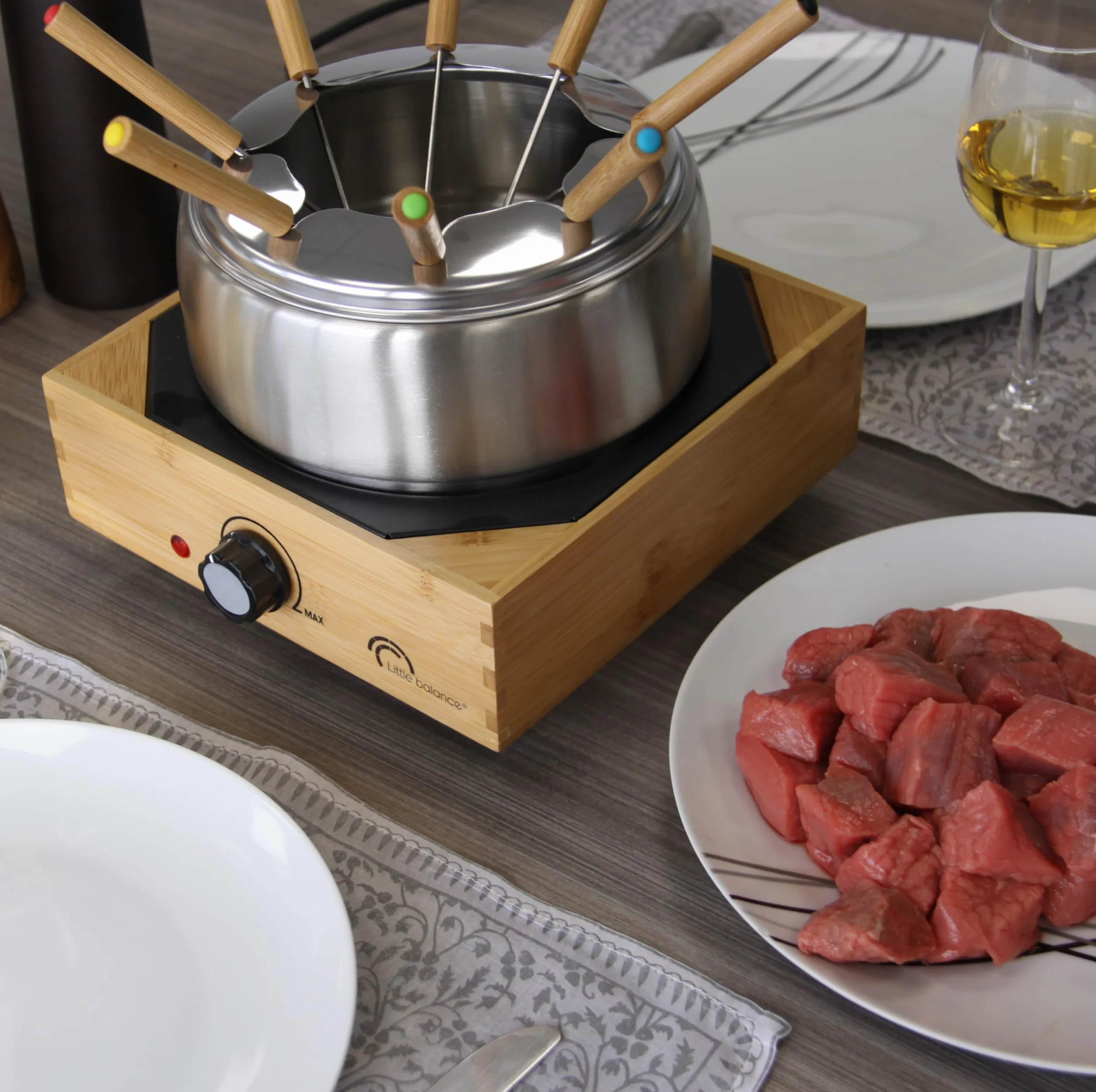 LITTLE BALANCE 8320 Wood Fondue 8 Inox - Appareil à fondue 8 personnes - Caquelon Inox anti-adhésif grande contenance 2 litres - Puissance 800 W - Finition Bambou véritable