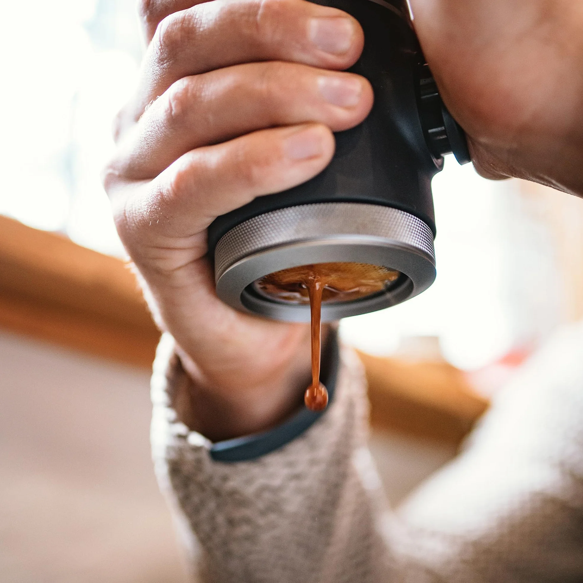 WACACO Picopresso Machine à Espresso Portable avec son Étui de Protection, Machine de Niveau Barista Dédiée aux Cafés de Spécialité, Mouture Ultra-fine, Cafetière de Voyage Manuelle