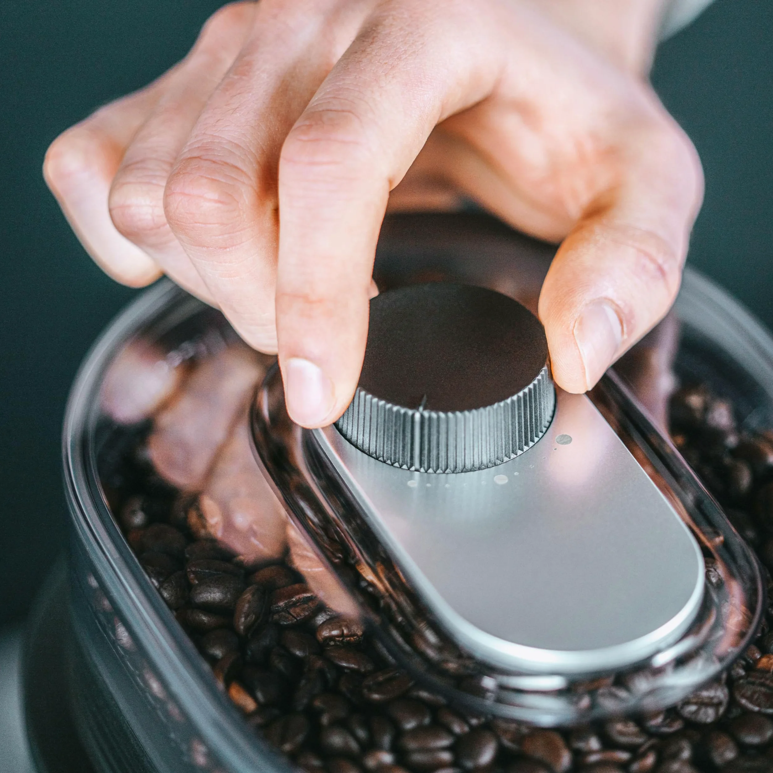 Melitta Cafetière à Filtre AromaFresh Glass Basic X Noire, avec Moulin à grains en Céramique Intégré, Fonction Minuteur, capacité 10 tasses, modèle 1030-06