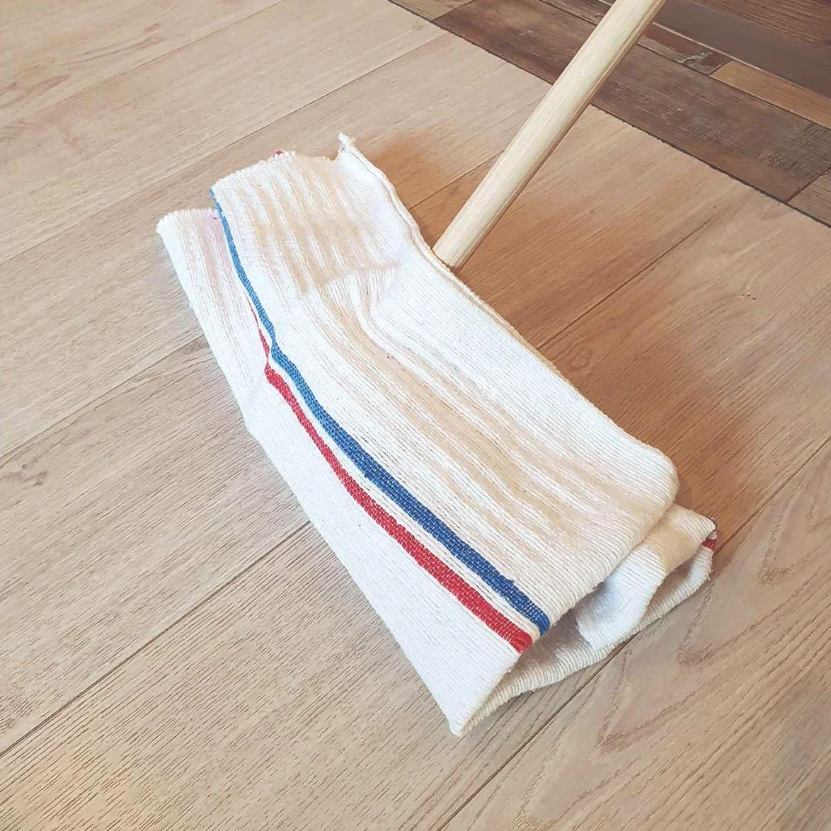 LNT France - Lot de 5 Serpillères Gaufrées Blanches 60 x 100 cm - Haute Résistance - Grand Pouvoir Absorbant - Idéal pour Tout Type de Sol - Fabriqué en France