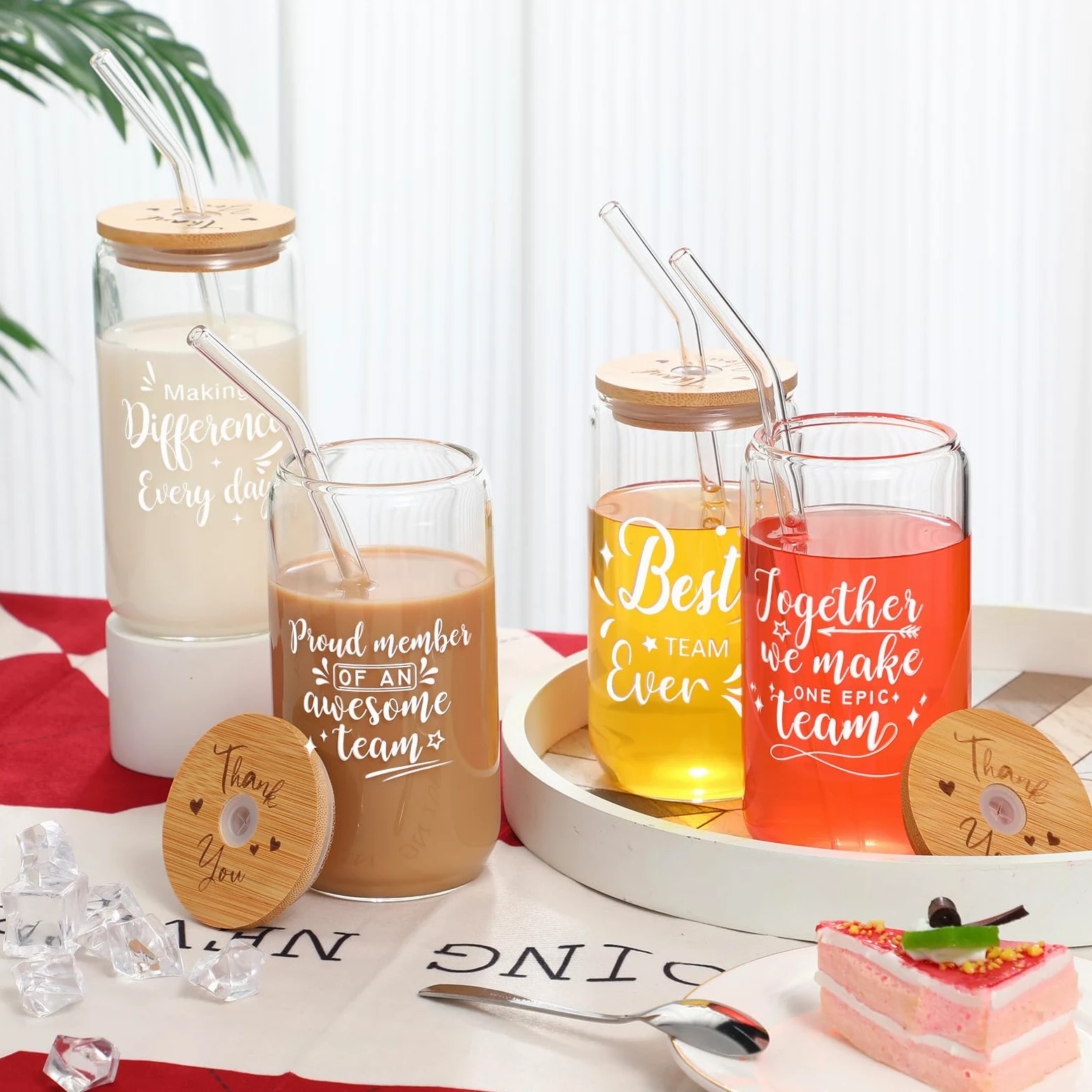 Tioncy Lot de 8 verres à bière en forme de canette de 473,6 g avec couvercles en bambou, pailles, brosses, verres à boire pour femmes, hommes, collègues, membres