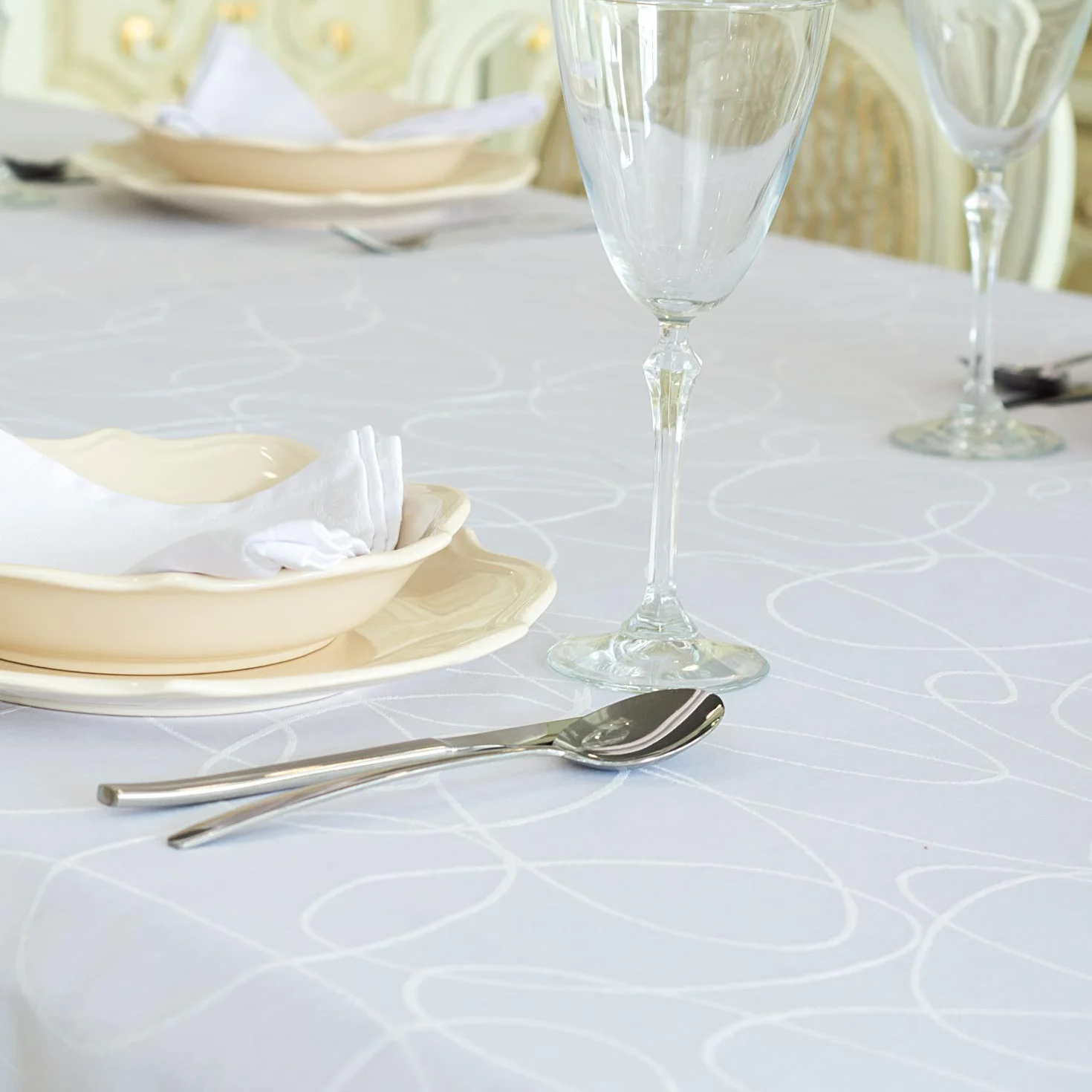 BGEUROPE Nappe - Antitache - Blanc - Réf. Lines - 150cm x 400cm