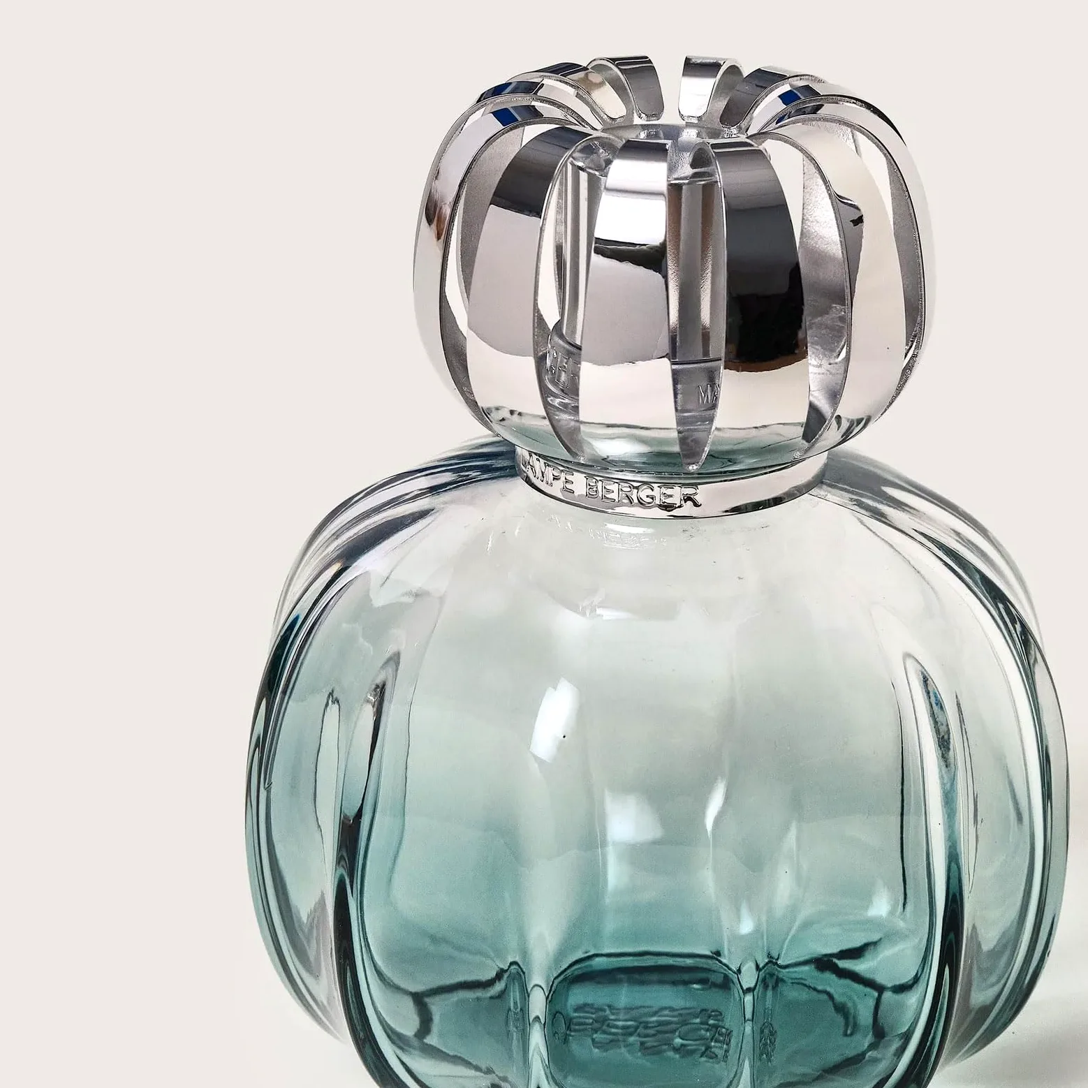 MAISON BERGER - Coffret Lampe Berger Corali avec Recharge Parfum 250ml, Prête à l'emploi - Parfume et Purifie - Diffusion Fine, Homogène et Longue Durée (Vert)