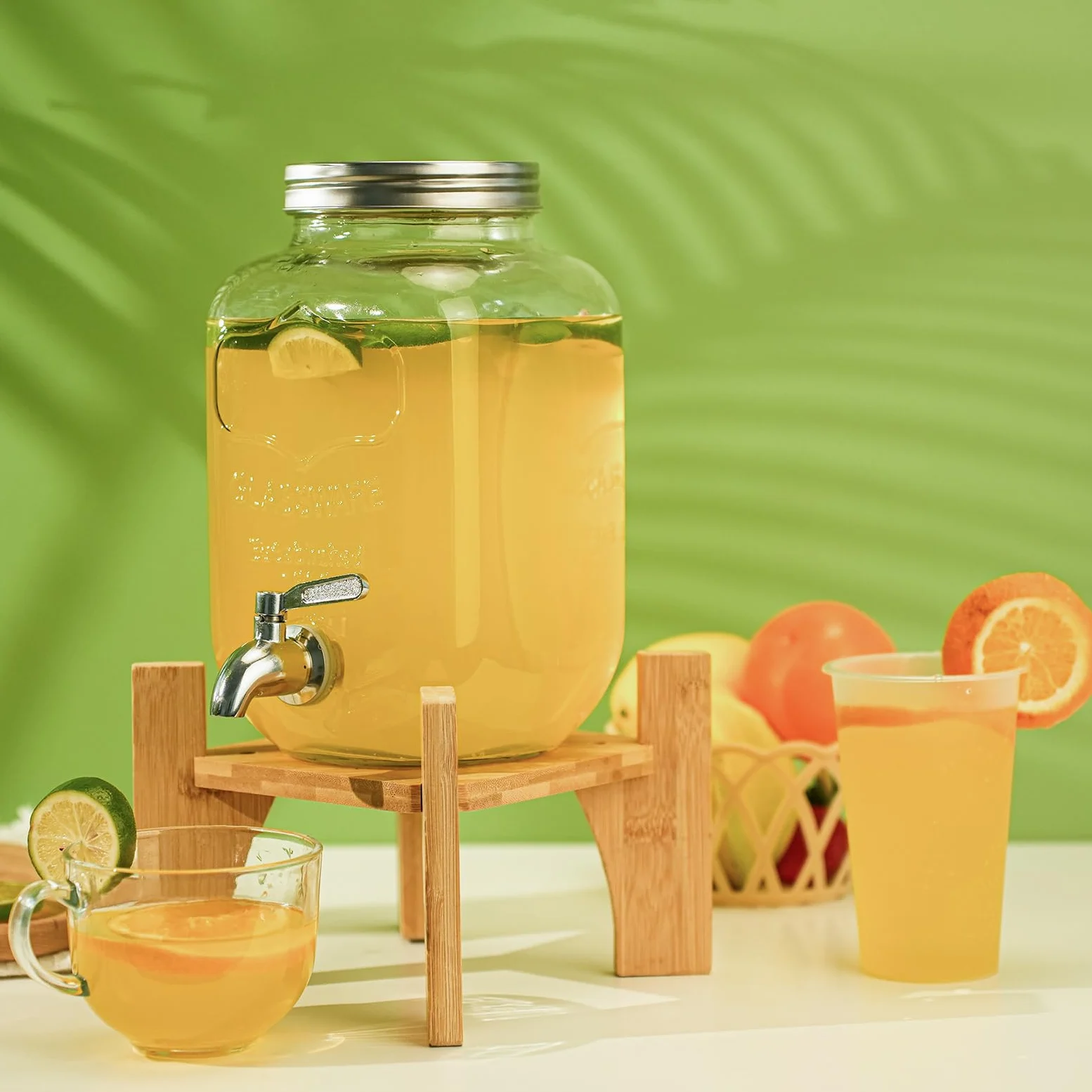 4L Distributeur de Boissons en Verre avec Robinet Support, bonbonne de Jus de Fruits avec robinet pour BBQ, jarre cocktail, fêtes à la piscine et réunions de famille pendant les vacances