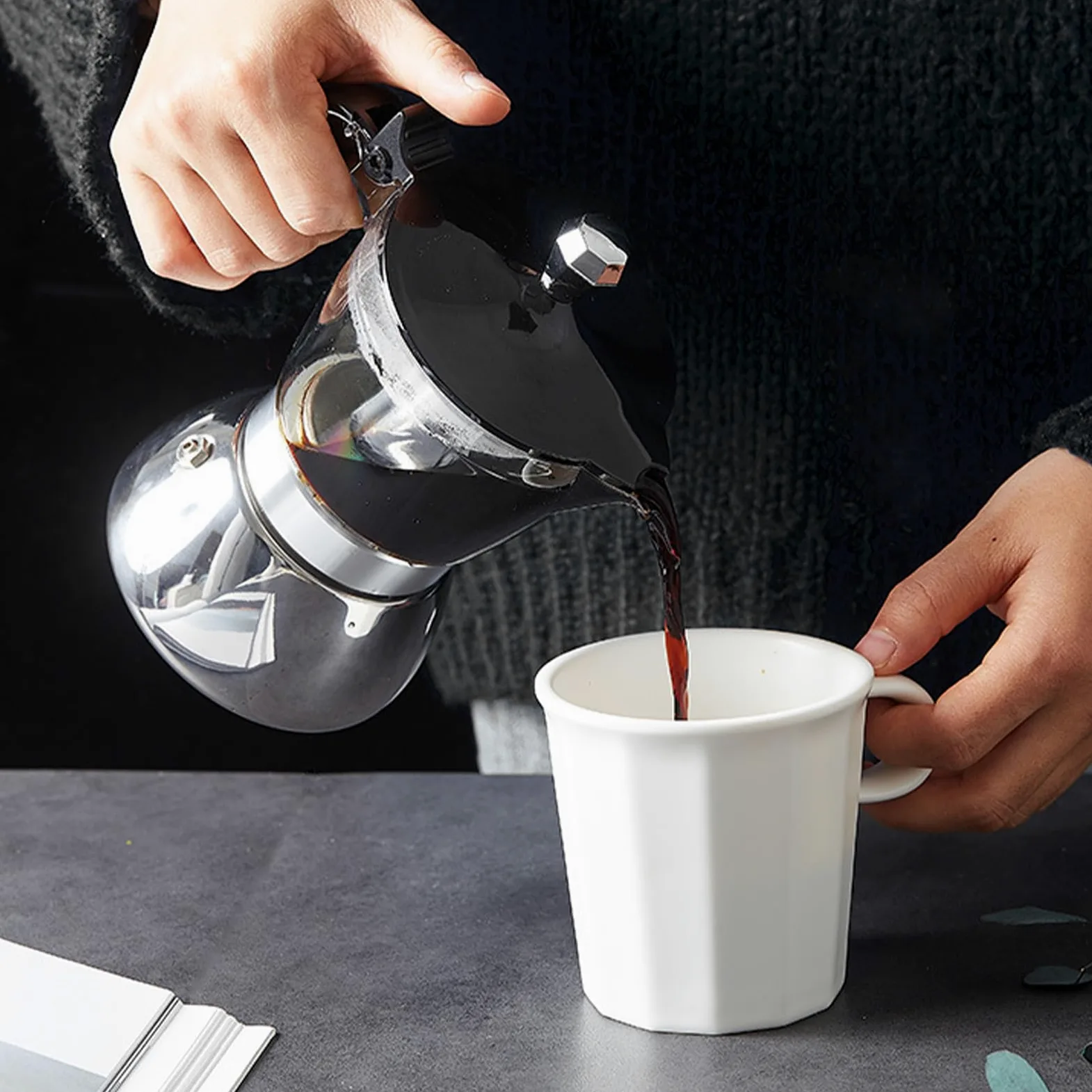 Cafetière italienne en acier inoxydable avec couvercle transparent pour faciliter l'infusion du café, capacité de 4/6 tasses, idéale pour la maison ou les petites réunions
