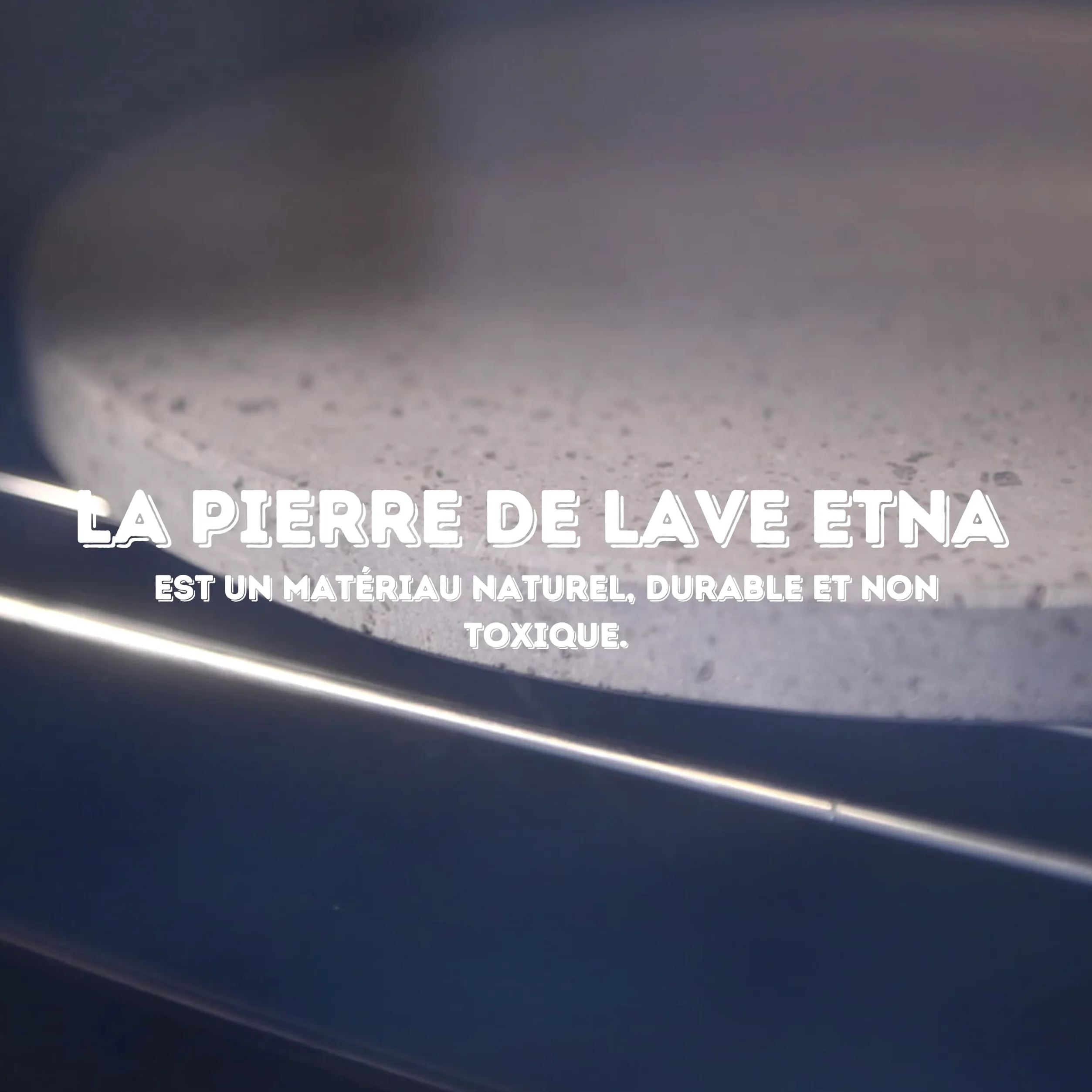 CUORE LAVICO – Kit plaque réfractaire en pierre de lave etnea ronde pour pizza diamètre 35 SP. 2 cm + pelle | four à gaz, électrique et barbecue pour pain et pince – Fabriqué en Italie