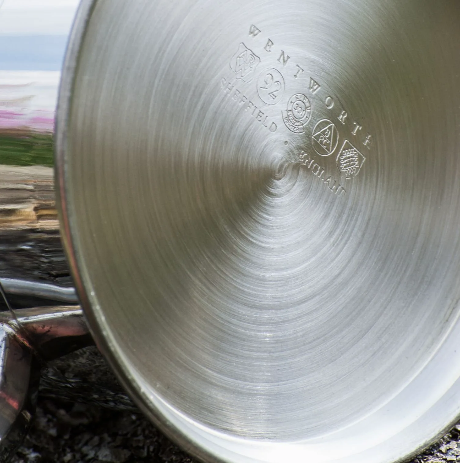 Wentworth Pewter Chope en étain à nœud celtique d'Islay en relief, chope à bière, anniversaire, fête des pères, cadeau de mariage