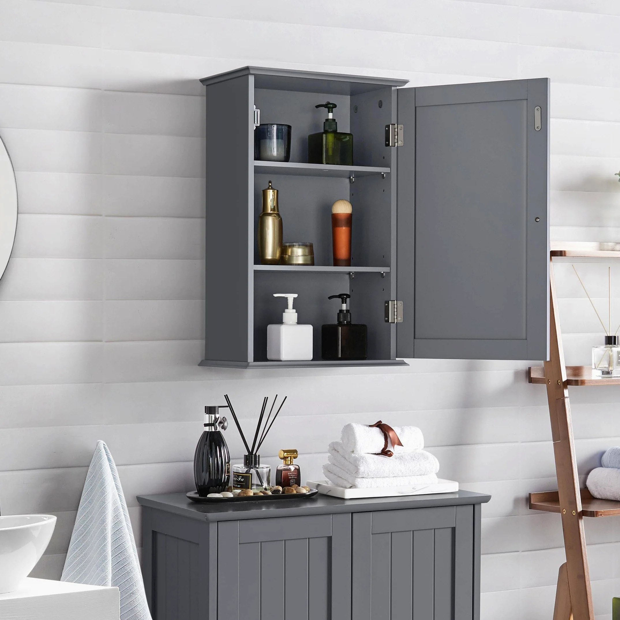 Yaheetech Armoire Murale de Toilette, Meuble de Rangement Suspendu Salle de Bain, 35 x 20,7 x 55 cm, Armoire à Pharmacie, 2 Étagère Réglables, avec Porte, en Bois Blanc WC Cuisine Gris