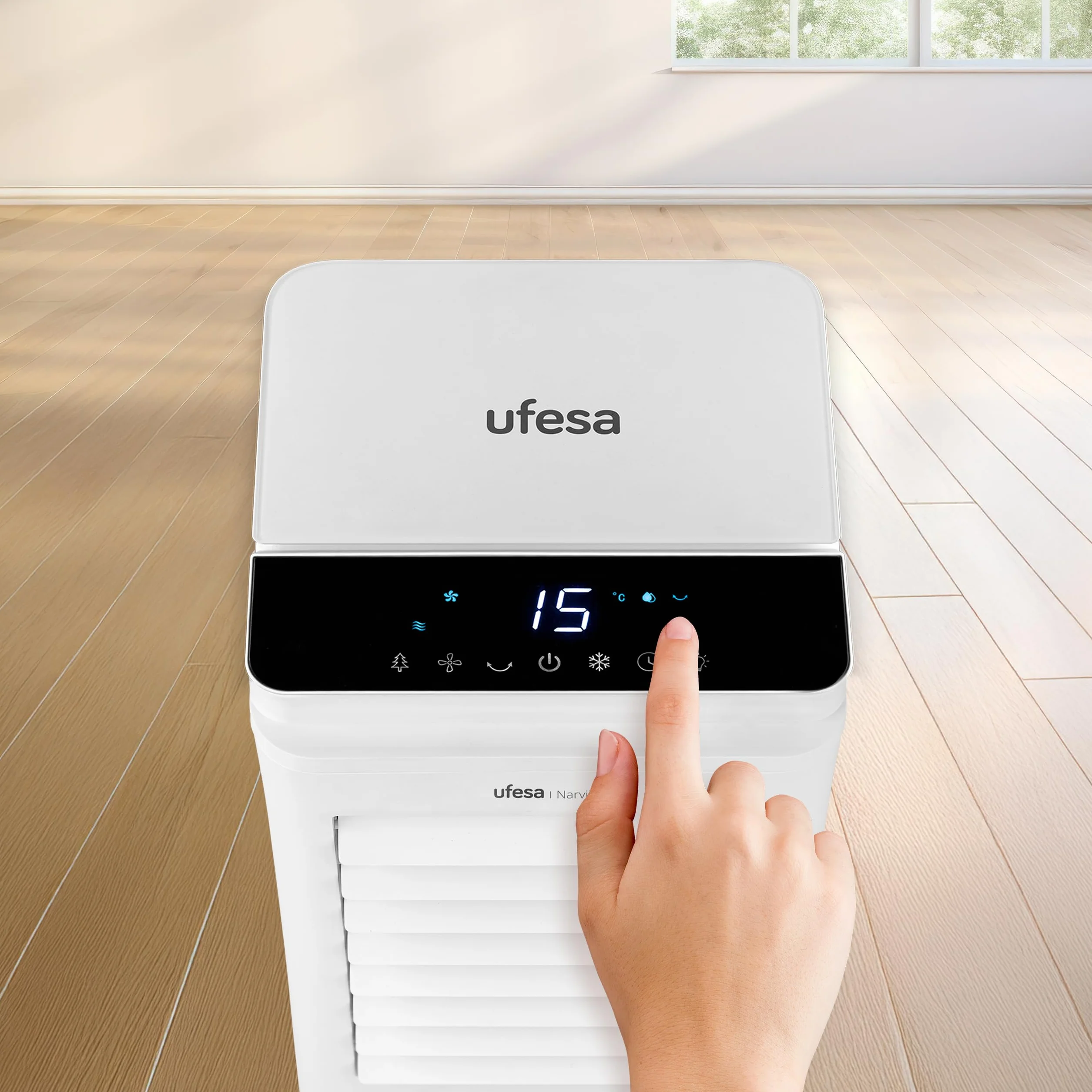 Ufesa Narvik Rafraîchisseur d’Air Évaporatif, 65W, Fonction Air Froid et Ventilateur, 3 Vitesses, 3 Modes, Panneau Tactile, Réservoir de 5L, Minuteur 12h, Filtre Lavable, Télécommande
