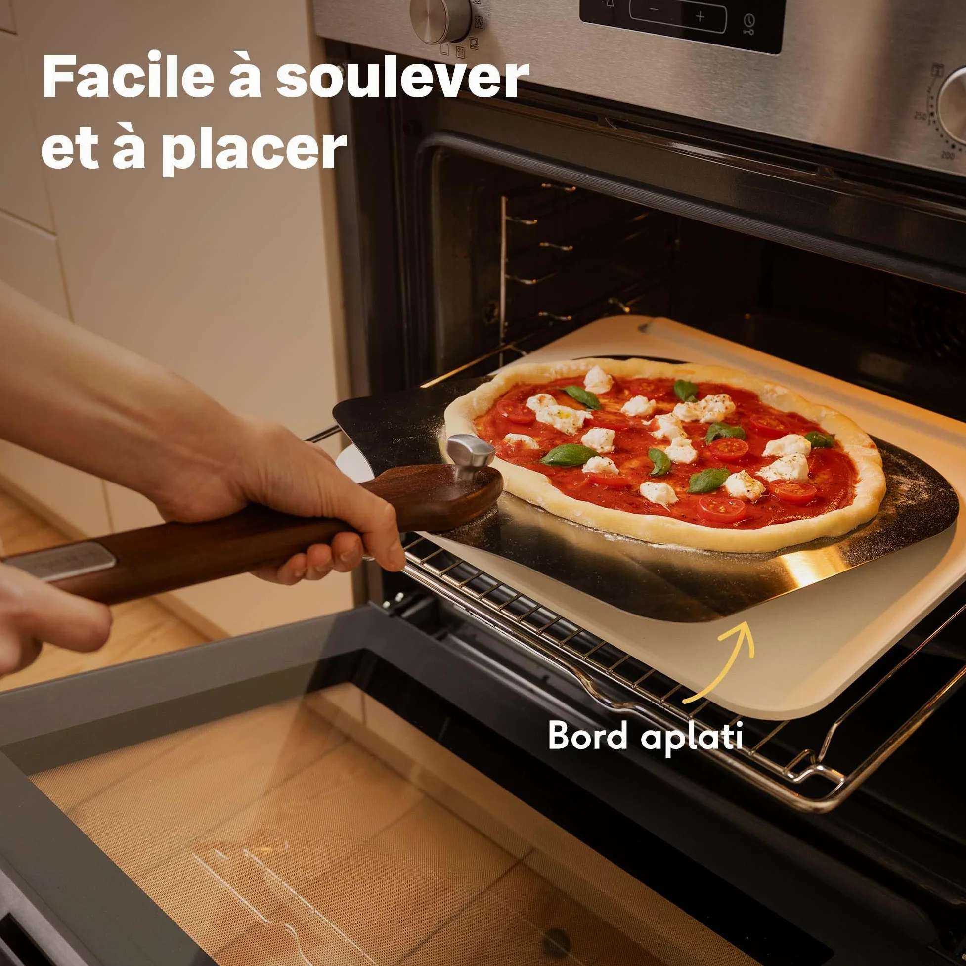 SILBERTHAL Set pierre à pizza 4 pièces – Pelle à pizza en acier inoxydable avec pierre à pizza, roulette à pizza 32 cm & planche de service