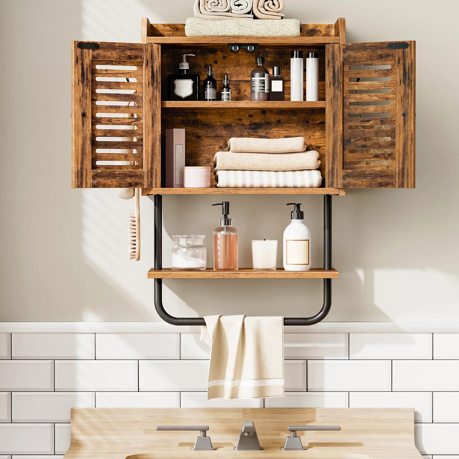 HOOBRO Armoire à Pharmacie, Armoire Murale pour Salle de Bains, Placard de Rangement, Meuble de Cuisine avec Volets, Plateau réglable, 2 Crochets, pour Salle de Bains, Marron Rustique EBF46CW01