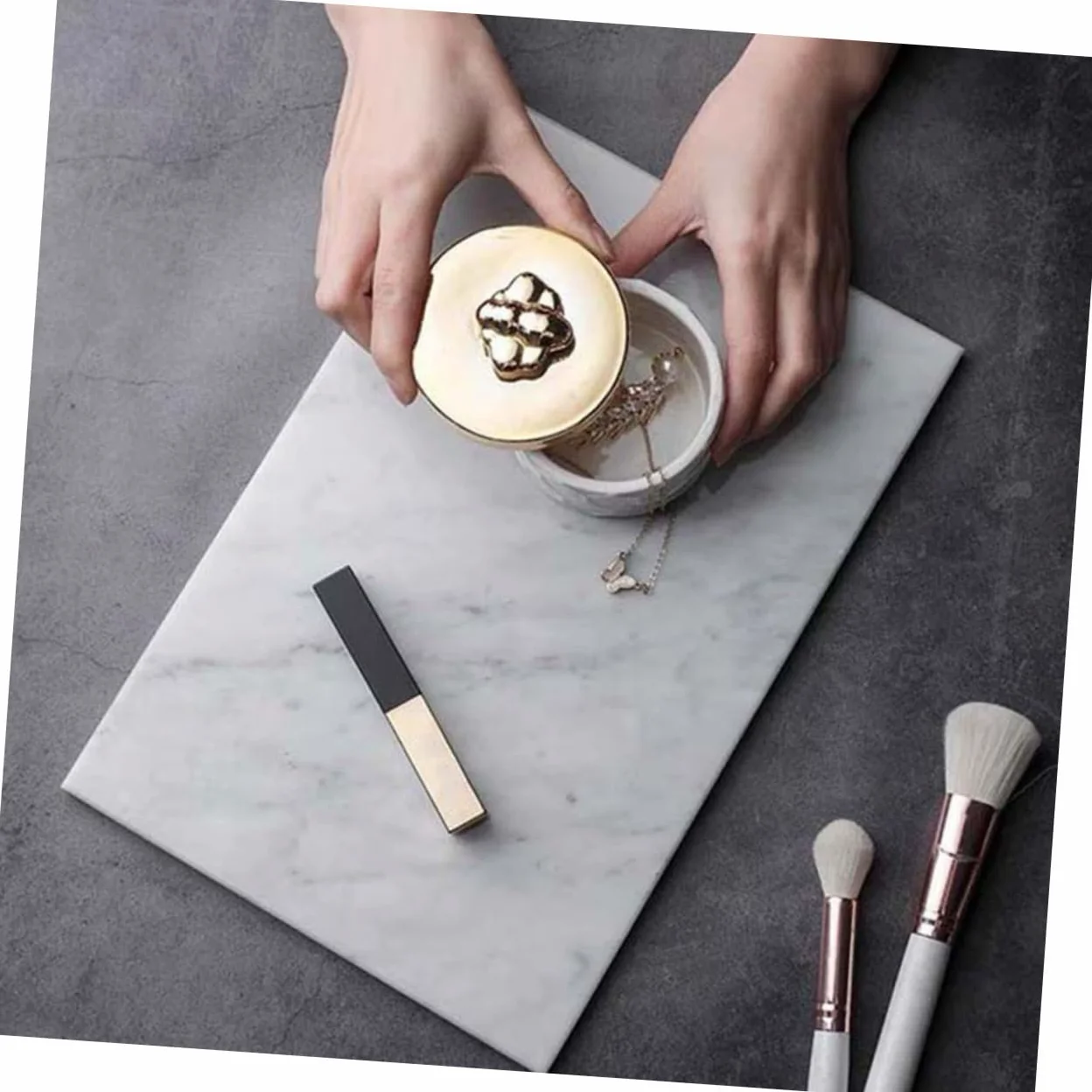 Veemoon Planche à Découper en Marbre Blanc Non Adhérente Odeur, Plateau Multifonction Cuisine et Pâtisserie, Design Nordique Élégant pour Rangement Maison