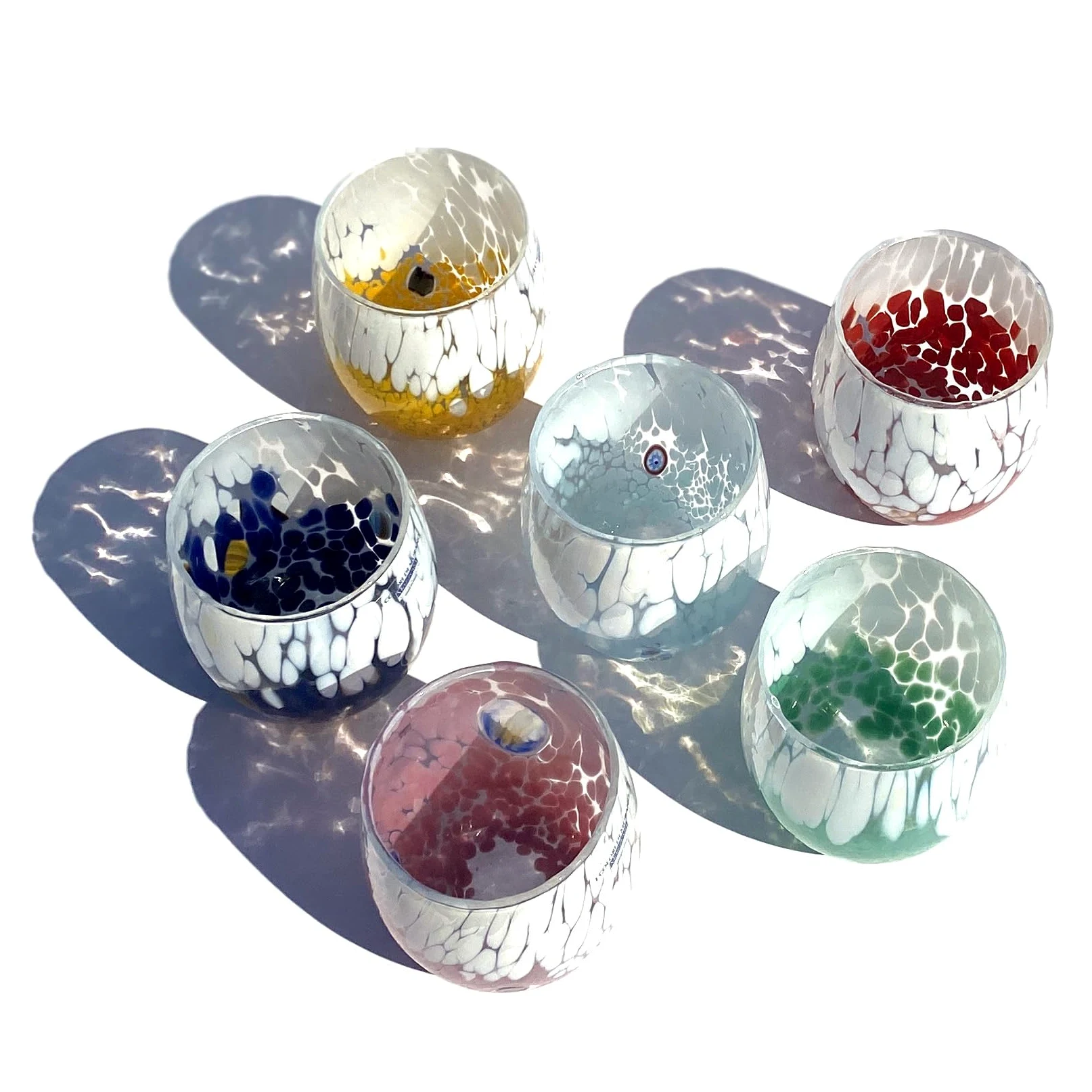 MAZZEGA ART & DESIGN 6 Verres à eau bicolores en verre soufflé et travaillé à la main avec des murrines Murano - Les couleurs de Murano - Bicolor 435 ml. Fabriqué en Italie. (Mélange de 6 couleurs, 6)