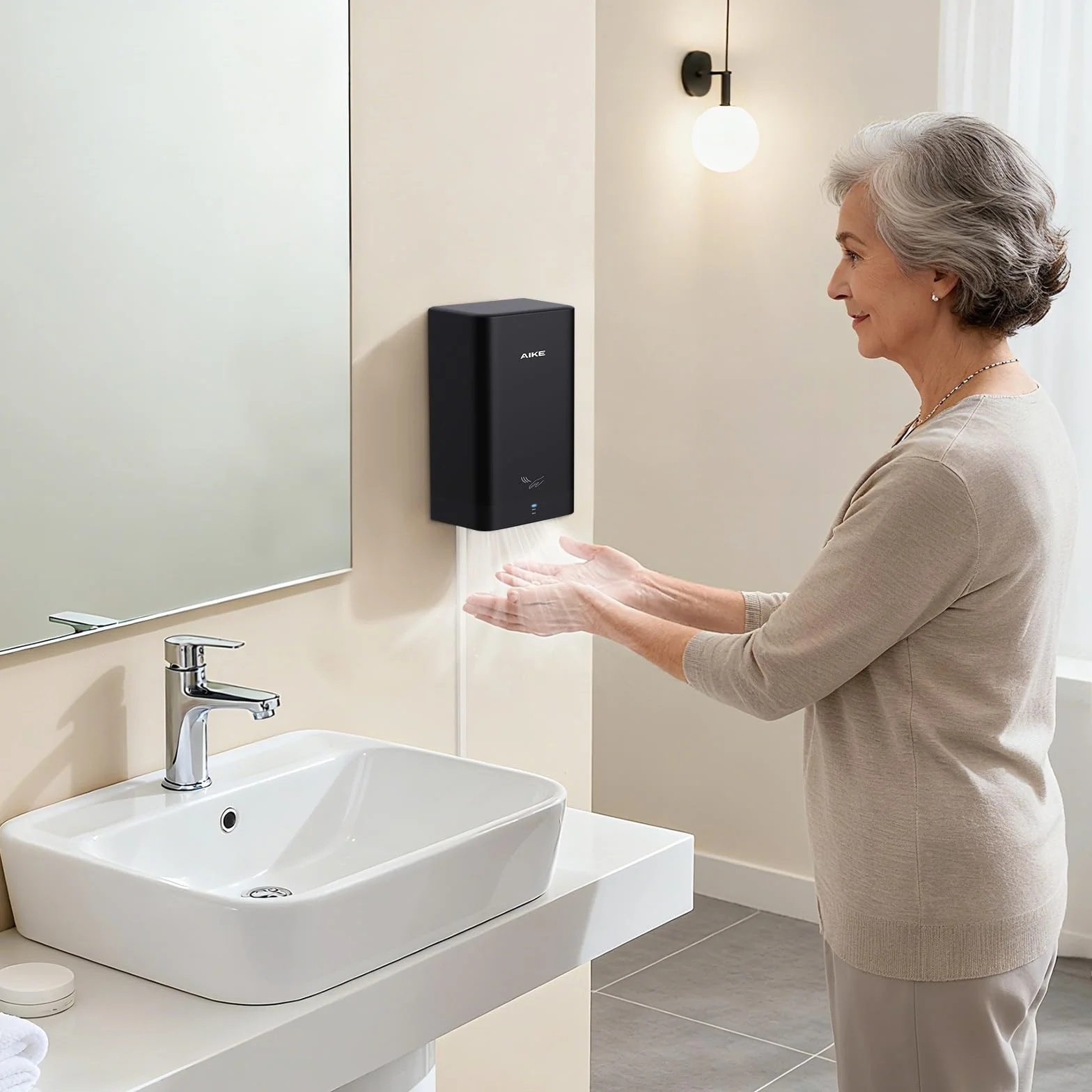 AIKE Sèche-Mains Ultra Compact, Plus Petit qu'une Feuille A4, Remplace Les Essuie-Mains en Salle de Bain, 900W 220V, Haute Vitesse, ABS Résistant, Noir AK2822