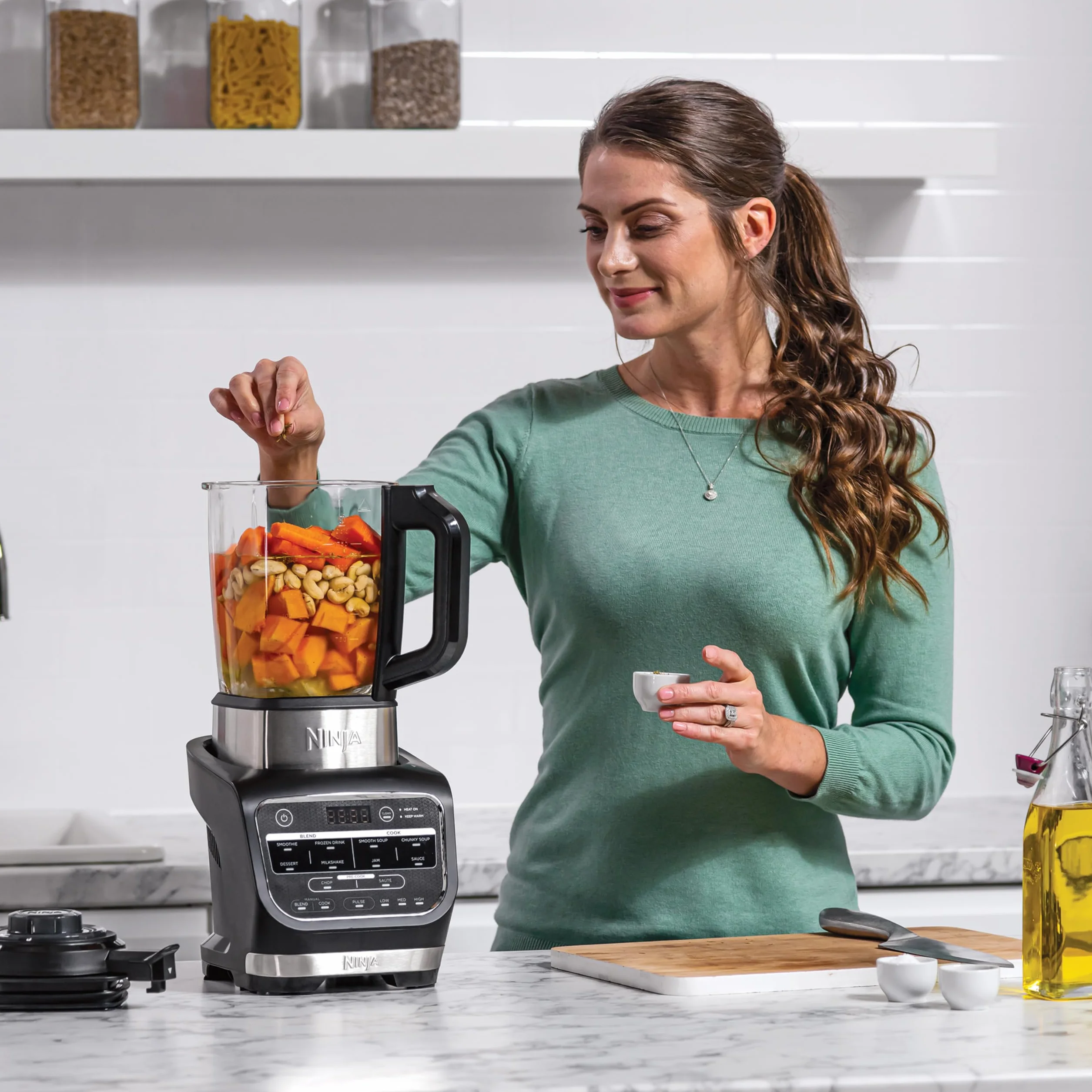 Ninja Foodi Blender Chauffant, 1000W, Capacité 1,7L, 10 Programmes Automatiques, Soupe, Velouté, Compote, Confiture, Smoothie, Brosse et Programme de Nettoyage, Noir HB150EU