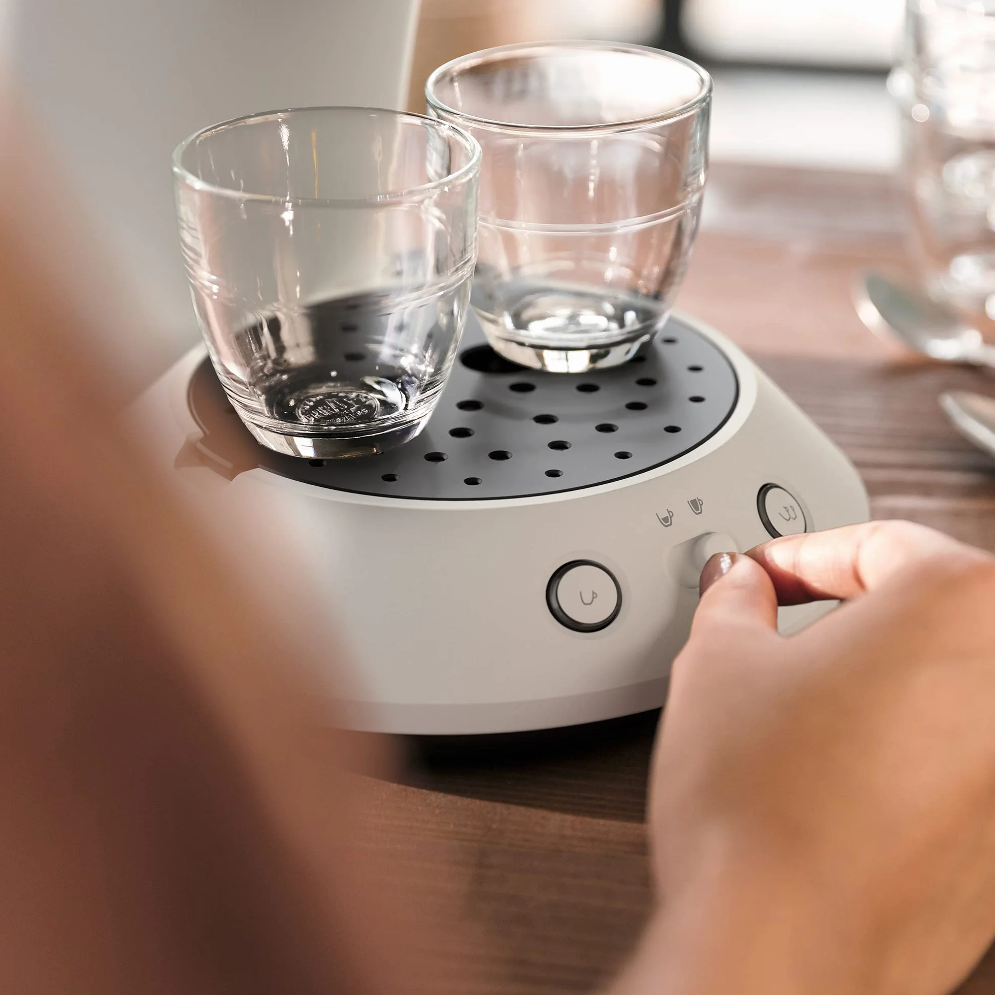 Philips Senseo Original Plus CSA210/10 Machine à café à dosettes (sélection de la puissance du café, technologie Coffee Boost, en plastique recyclé) Blanc