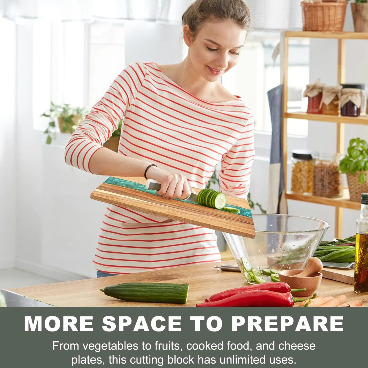 Planche à découper en bois d'acacia avec motif vague en résine – Planche à découper de cuisine pour viande, légumes, fruits et fromage – Plateau de service en bois époxy – 45,7 x 22,9 cm