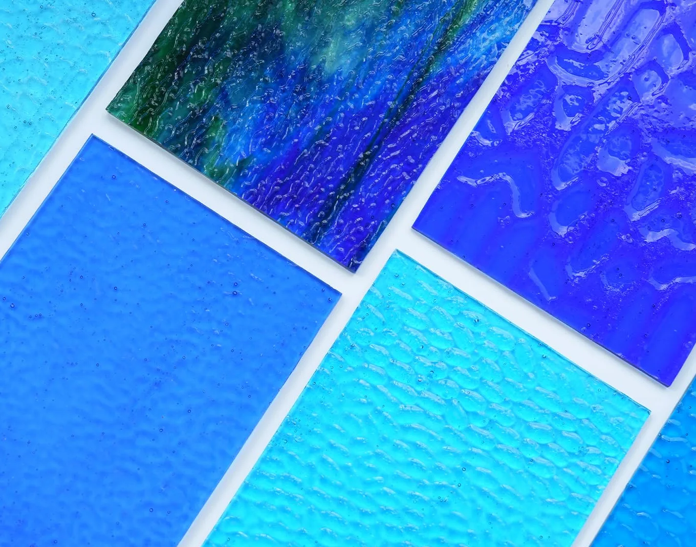 Lot de 10 feuilles de verre cathédral bleu transparent pour l'artisanat - Carreaux en verre texturé coloré de 15 x 10 cm - Pour bricolage et art mosaïque vivante