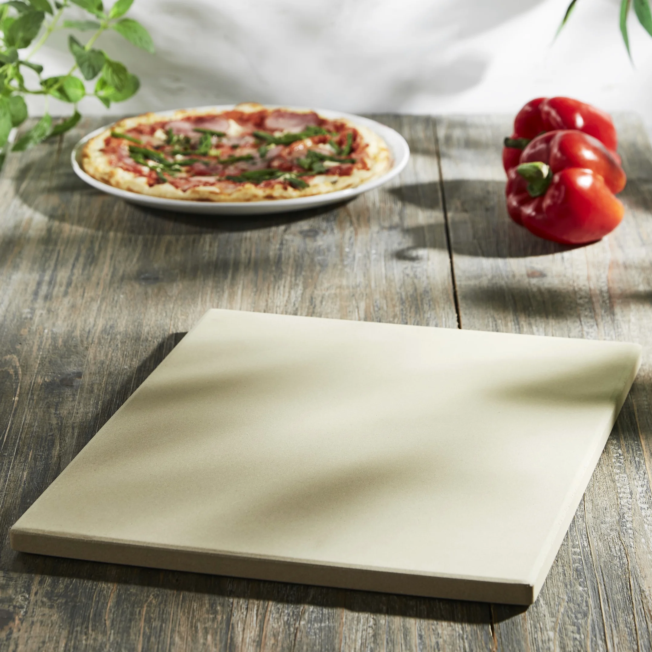 Levivo Pierre à pizza pour four & grill en cordiérite résistante à la chaleur, pour la cuisson de pizzas, tartes flambées, pain et autres, idéal pour la maison 30 x 38 x 1.5 cm