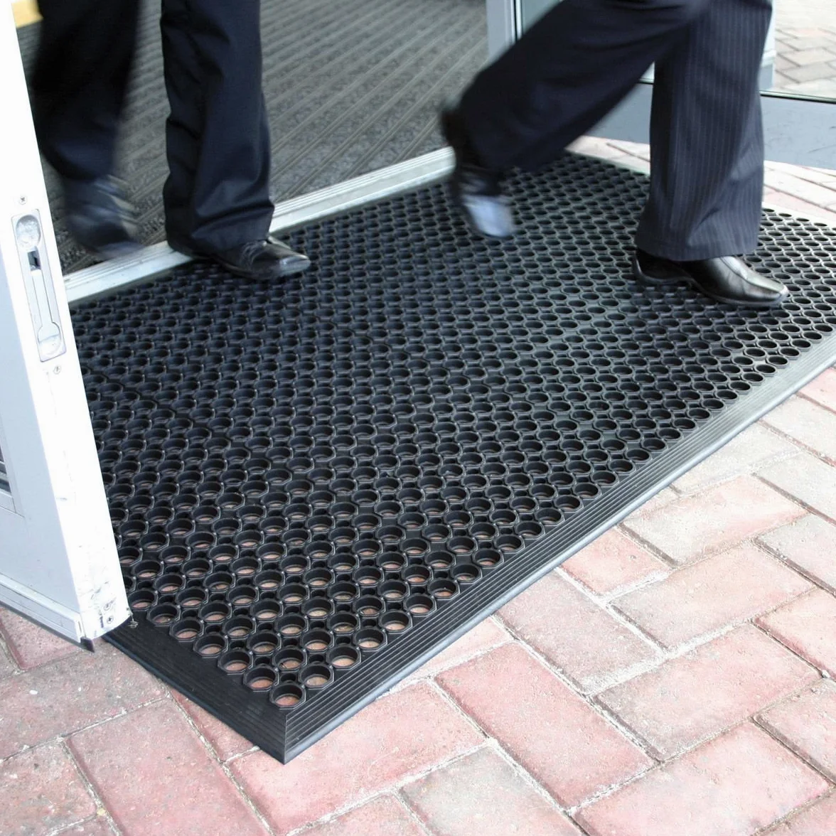 Grand Tapis d'entrée Extérieur en Caoutchouc Absorbant antidérapant – 3 Tailles Disponibles (0.9 m x1.5 m)