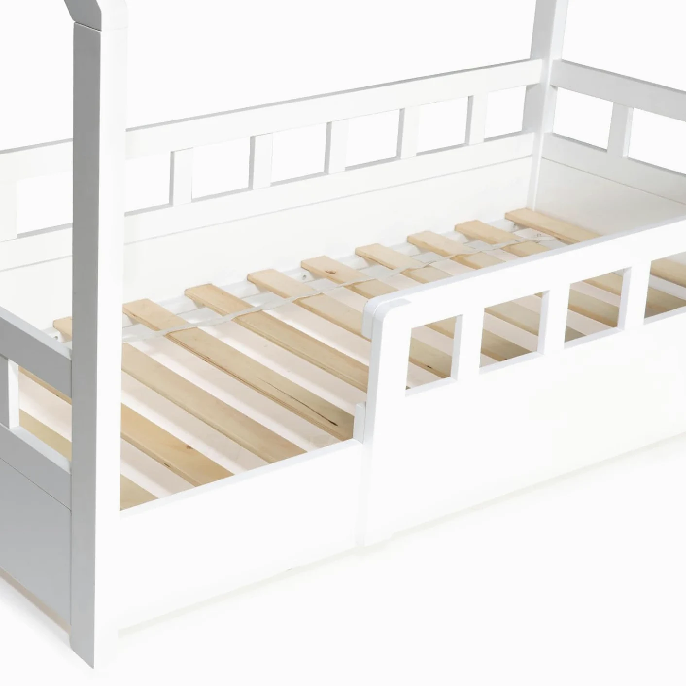 IDMarket - Lit cabane Enfant 80 x 160 CM NEREE Blanc avec sommier et barrières
