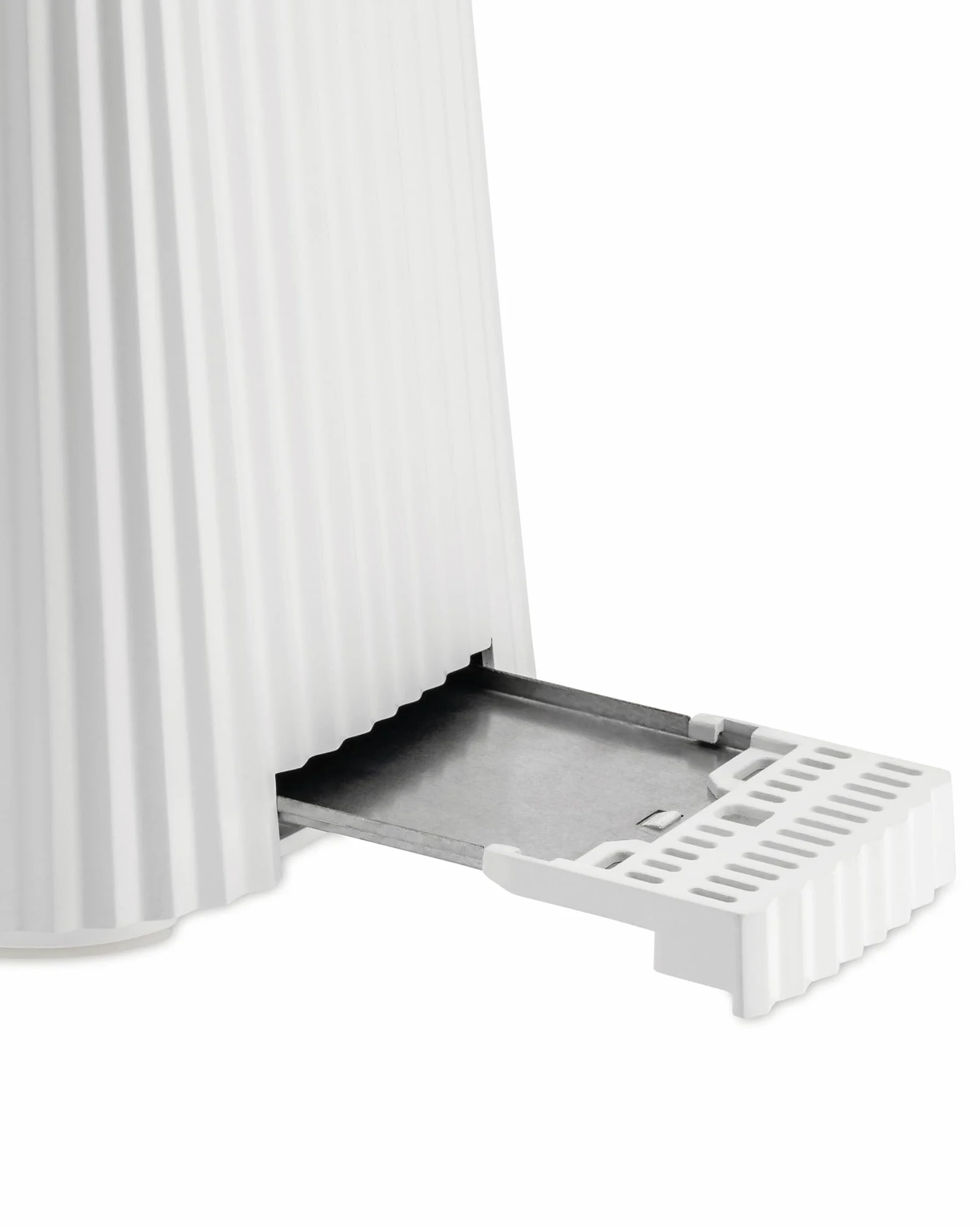 Alessi Plissé MDL08 W - Grille-Pain Design, Six Niveaux de Dorure, en Résine Thermoplastique, Fiche Européenne 850 W, Blanc