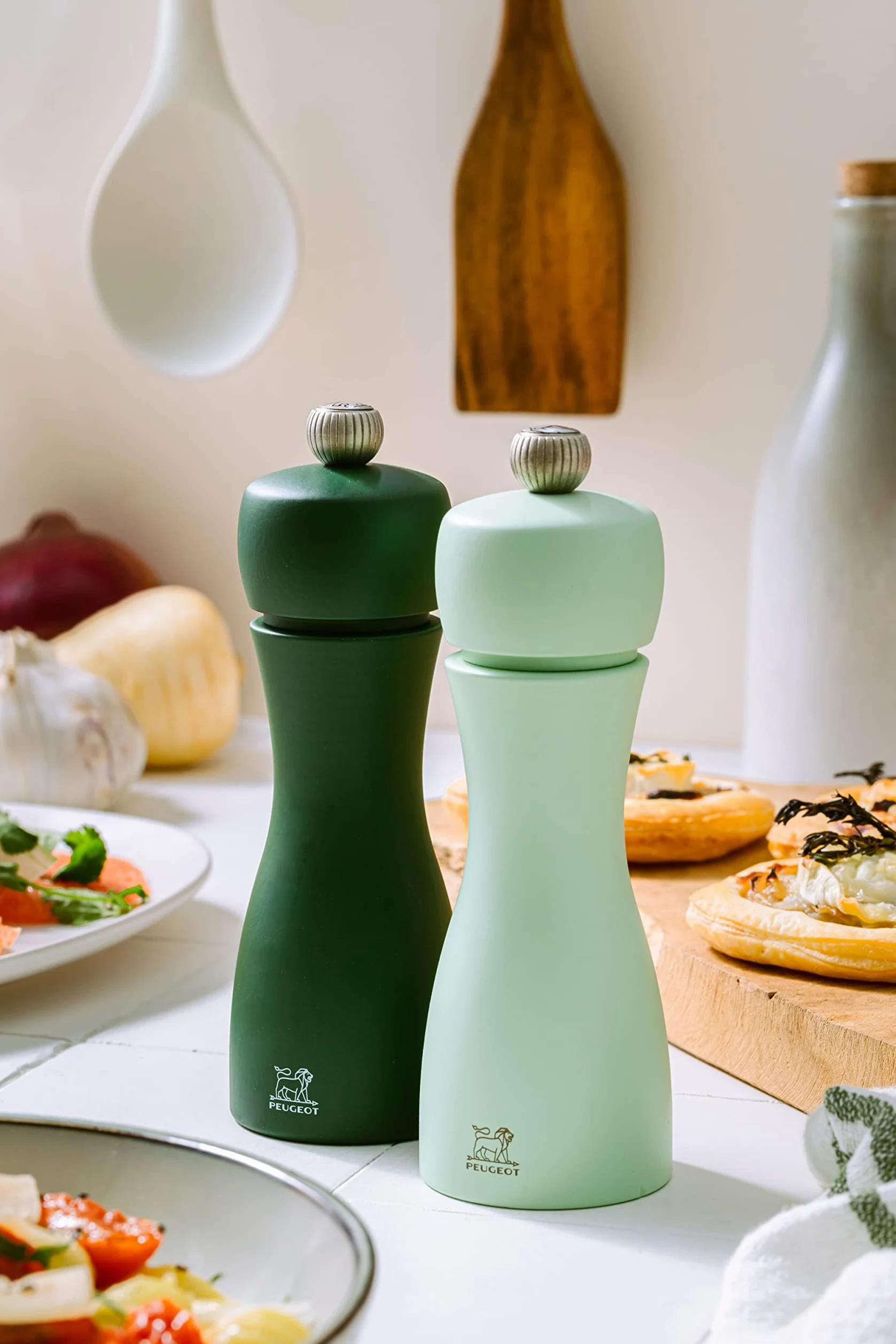 PEUGEOT - Duo Tahiti Eau Moulin à Poivre + Moulin à Sel 15cm - Réglage Classique - Innovation Sel Glace, Mécanisme Zirlion - Bois Labellisé PEFC - Fabrication Française - Coloris Vert Mousse et Menthe