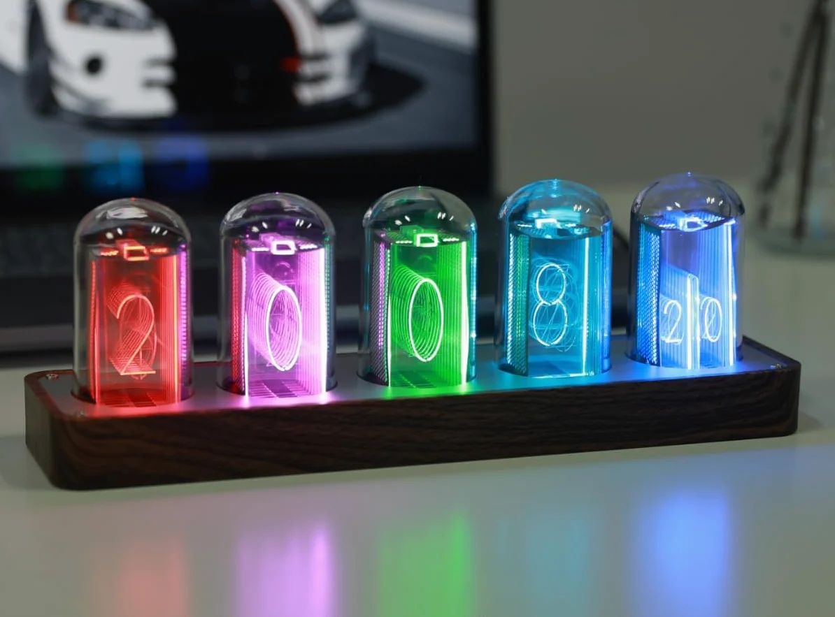 ClocTeck Horloge Nixie à tube numérique en bois Affichage 12/24h Alarme facilement réglable Décor pour bureau et chambre