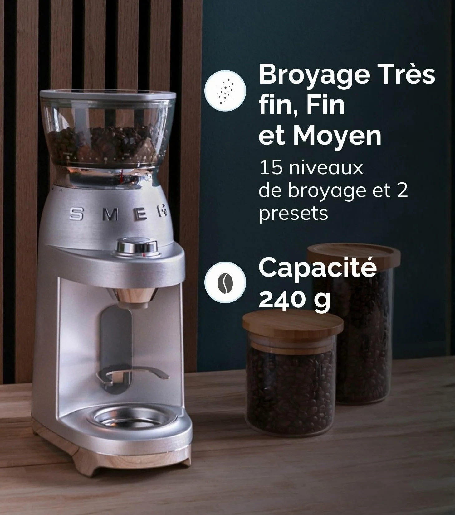 Smeg, Moulin à Café CGF02SSEU, Mouture Réglable, 50 Niveaux de Mouture, Réservoir à Grains de café 240g, Fonction Café Simple et Double, Système Antistatique, 150W, Aluminium Brossé