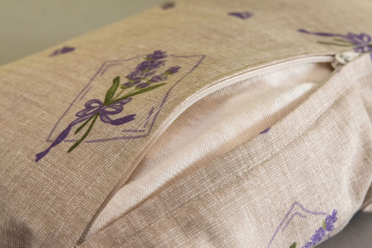 Giraffenland Coussin à la Lavande 30x20cm. Taie champêtre Romantique + Housse Bio Nature | Coussin parfumé | Coussin aromatique | Coussin aux Herbes